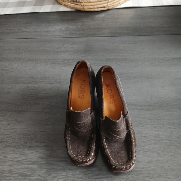 Micheal Kors Suede Women's Brown Wedge Loafers excellent condition size 8 - Picture 2 of 6